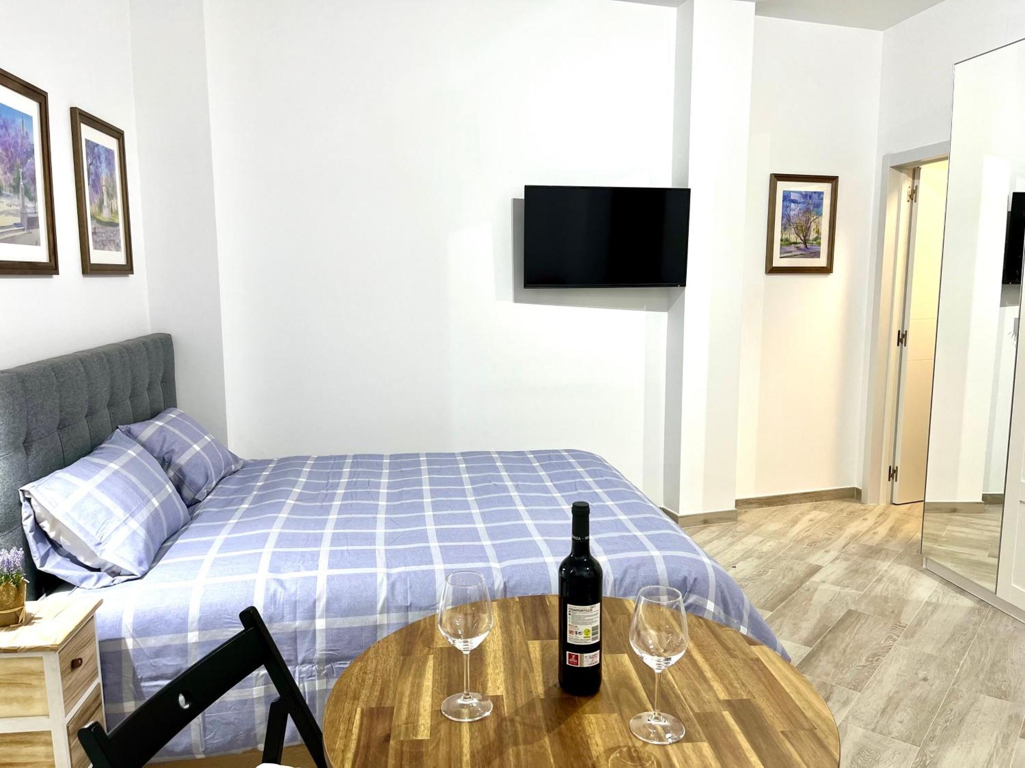 Malasana 51, New Art Apartment, Breakfast Included, Historic Center, Quite Neighborhood, Ml 말라가 외부 사진